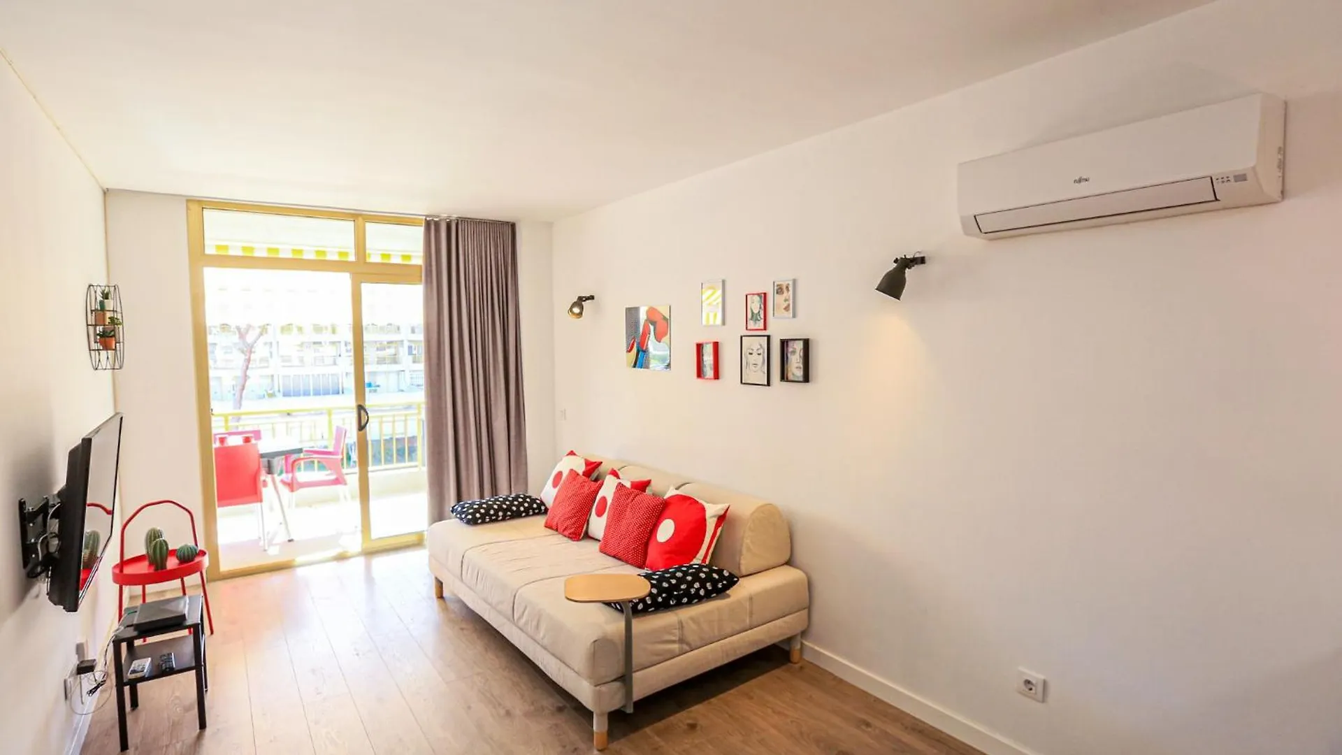 Catalunya Donna - Only Families Apartment Salou 0*,  Spain