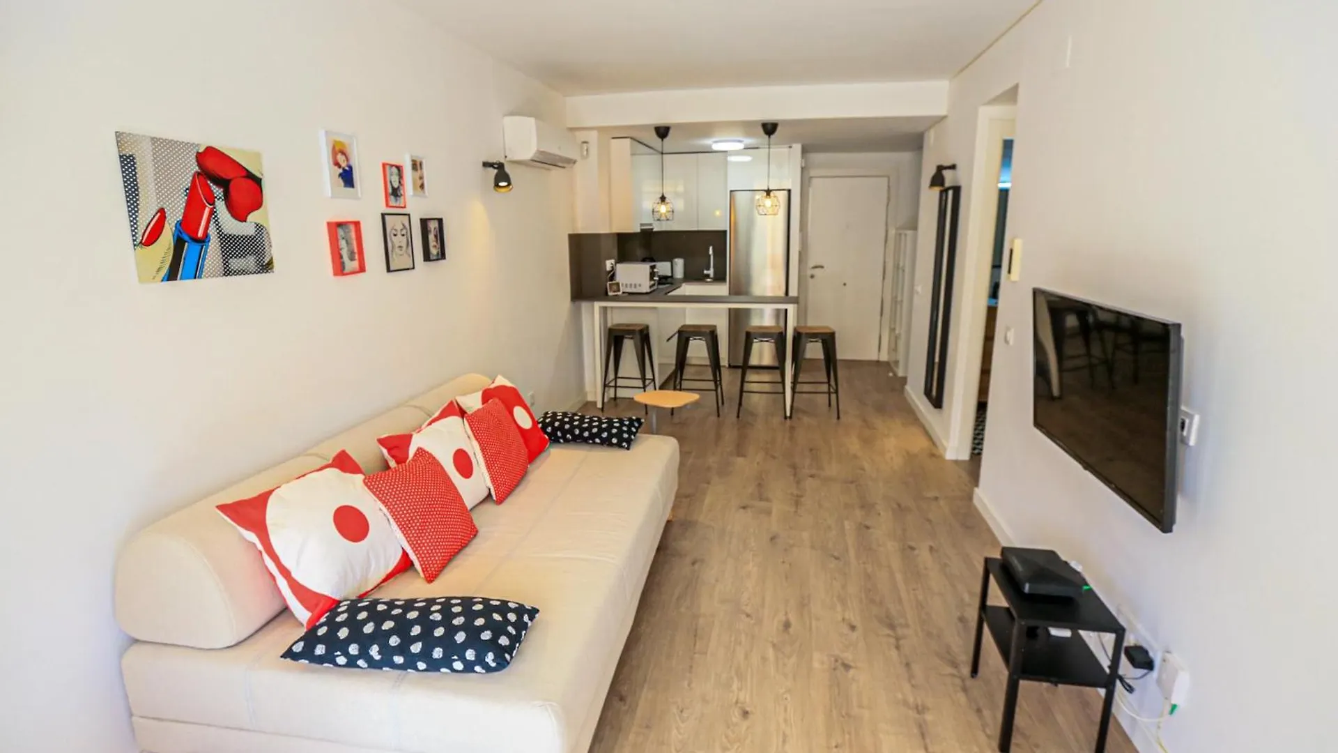 Catalunya Donna - Only Families Apartment Salou Spain